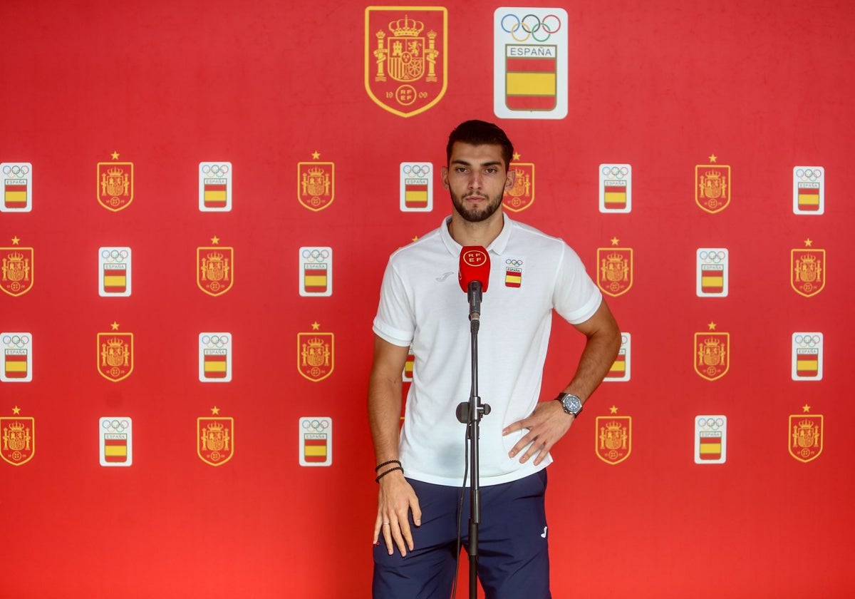 Rafa Mir, con la selección española.