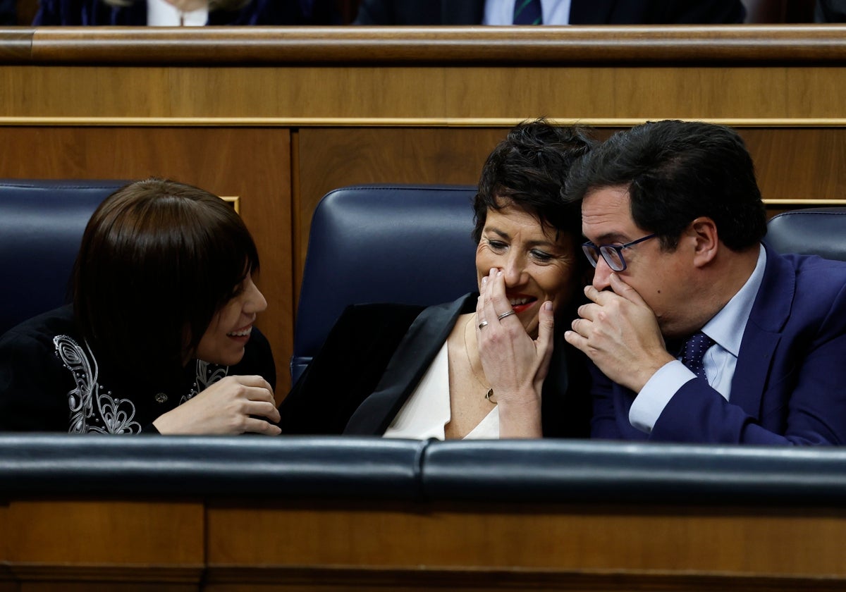 Diana Morant, con los ministros Redondo y López, el miércoles en el Congreso.