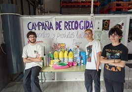 Alumnos de FP recogiendo donaciones para los afectados de la DANA.