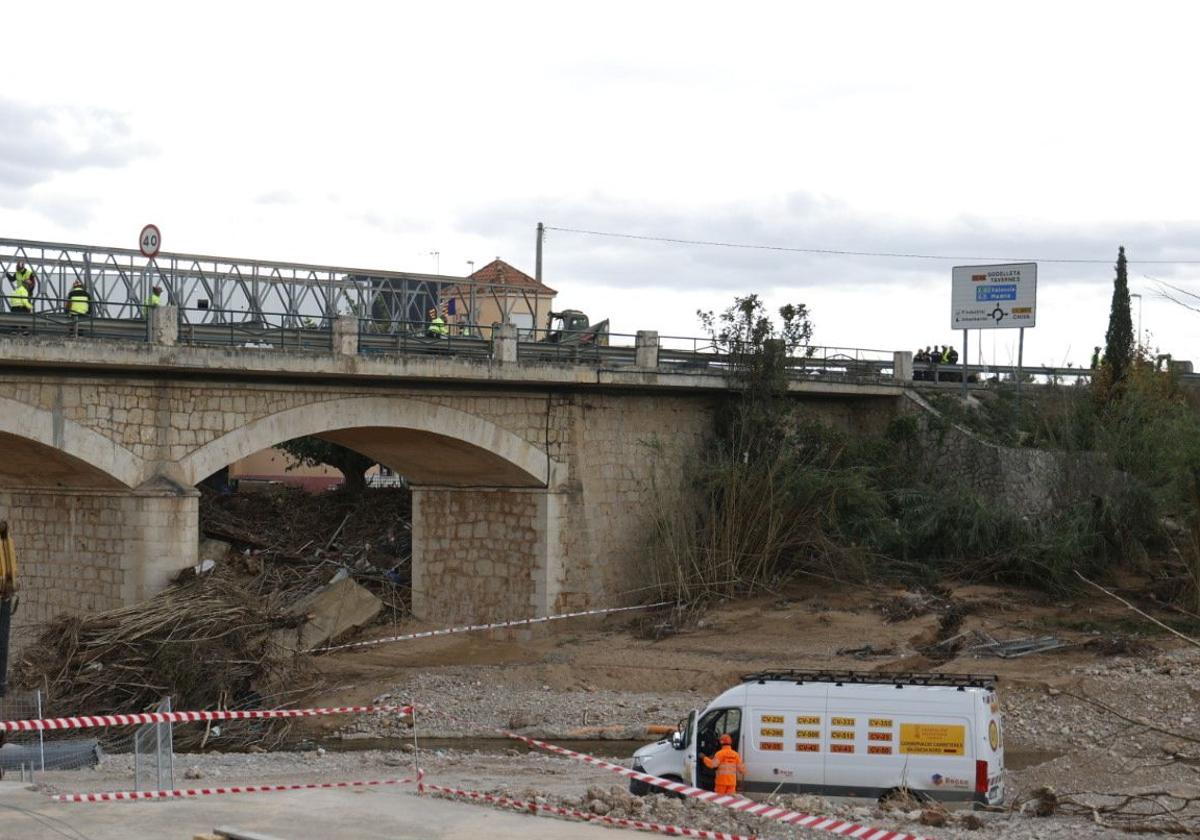 Puente provisional en Cheste.