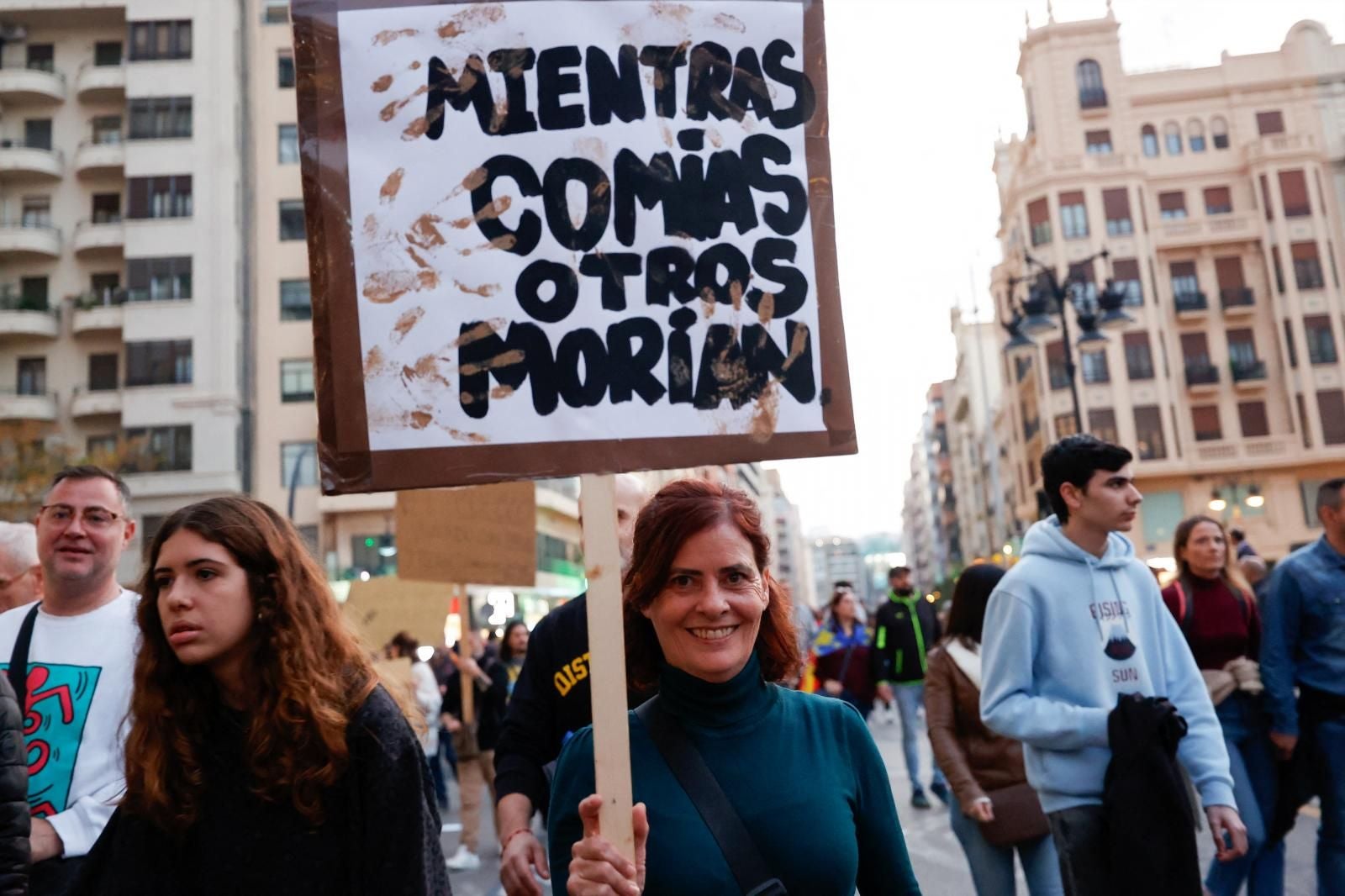 Fotos: Manifestación en Valencia contra la gestión política de la DANA