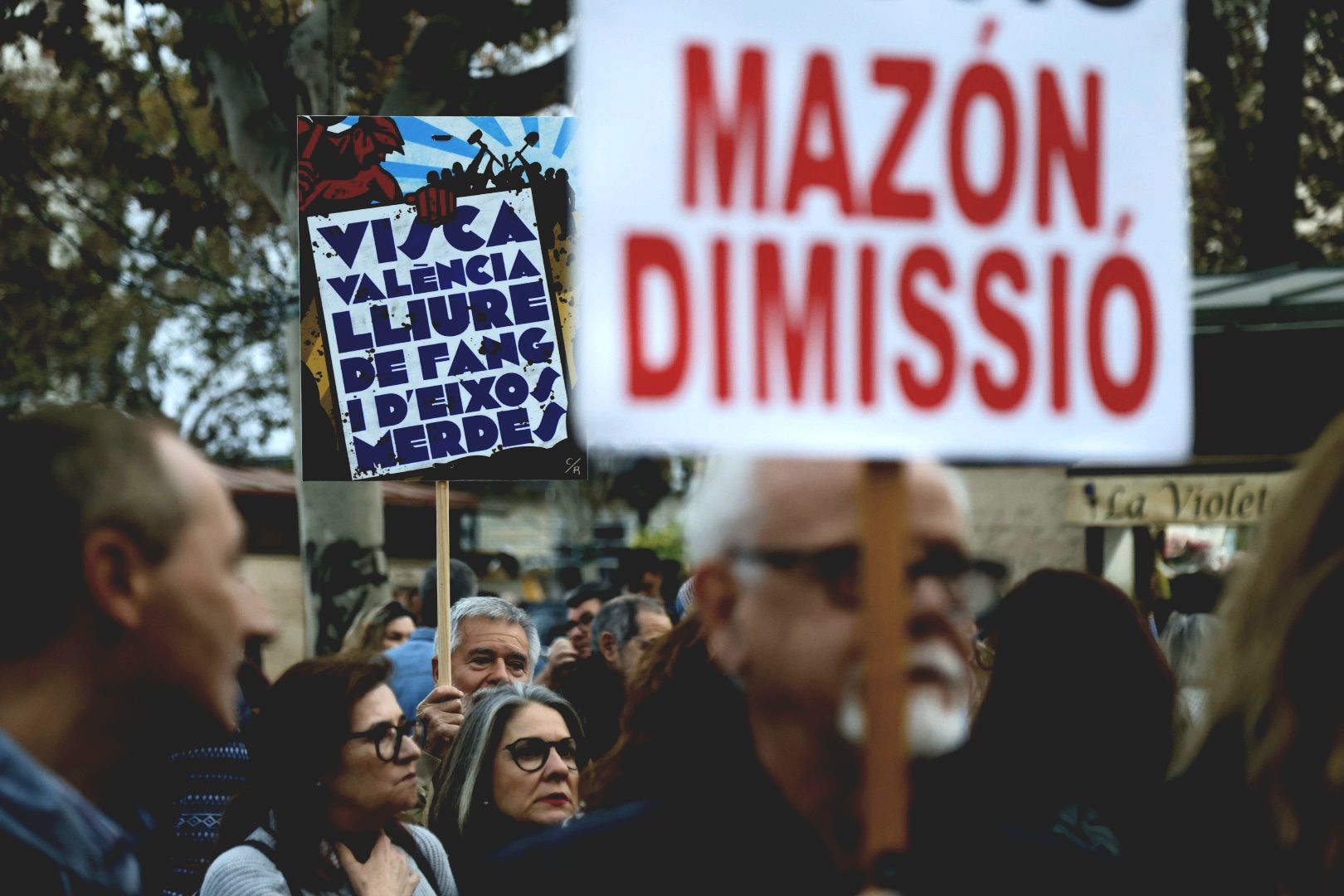 Fotos: Manifestación en Valencia contra la gestión política de la DANA