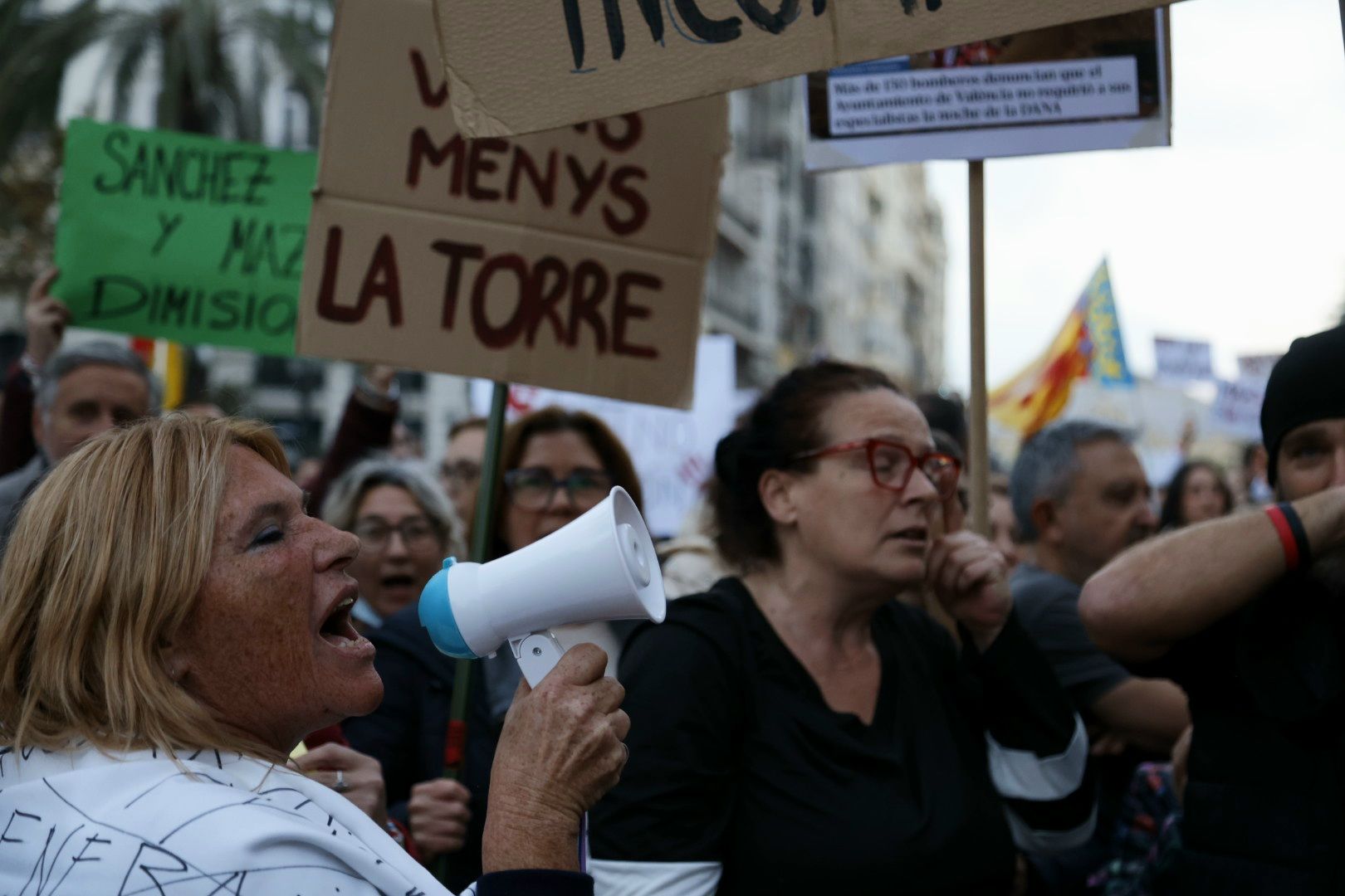 Fotos: Manifestación en Valencia contra la gestión política de la DANA