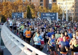 Corredores durante el maratón de Valencia.