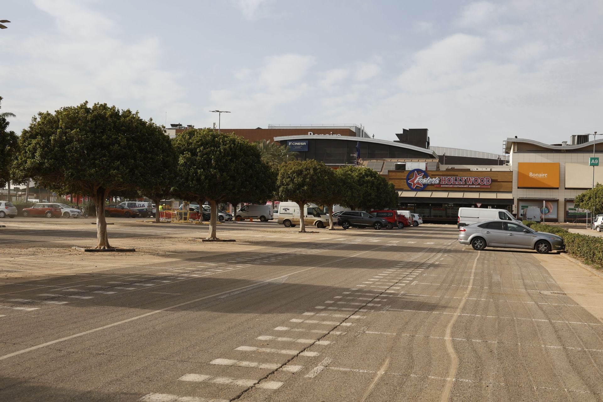 El centro comercial Bonaire prepara su reapertura tras los daños por la DANA