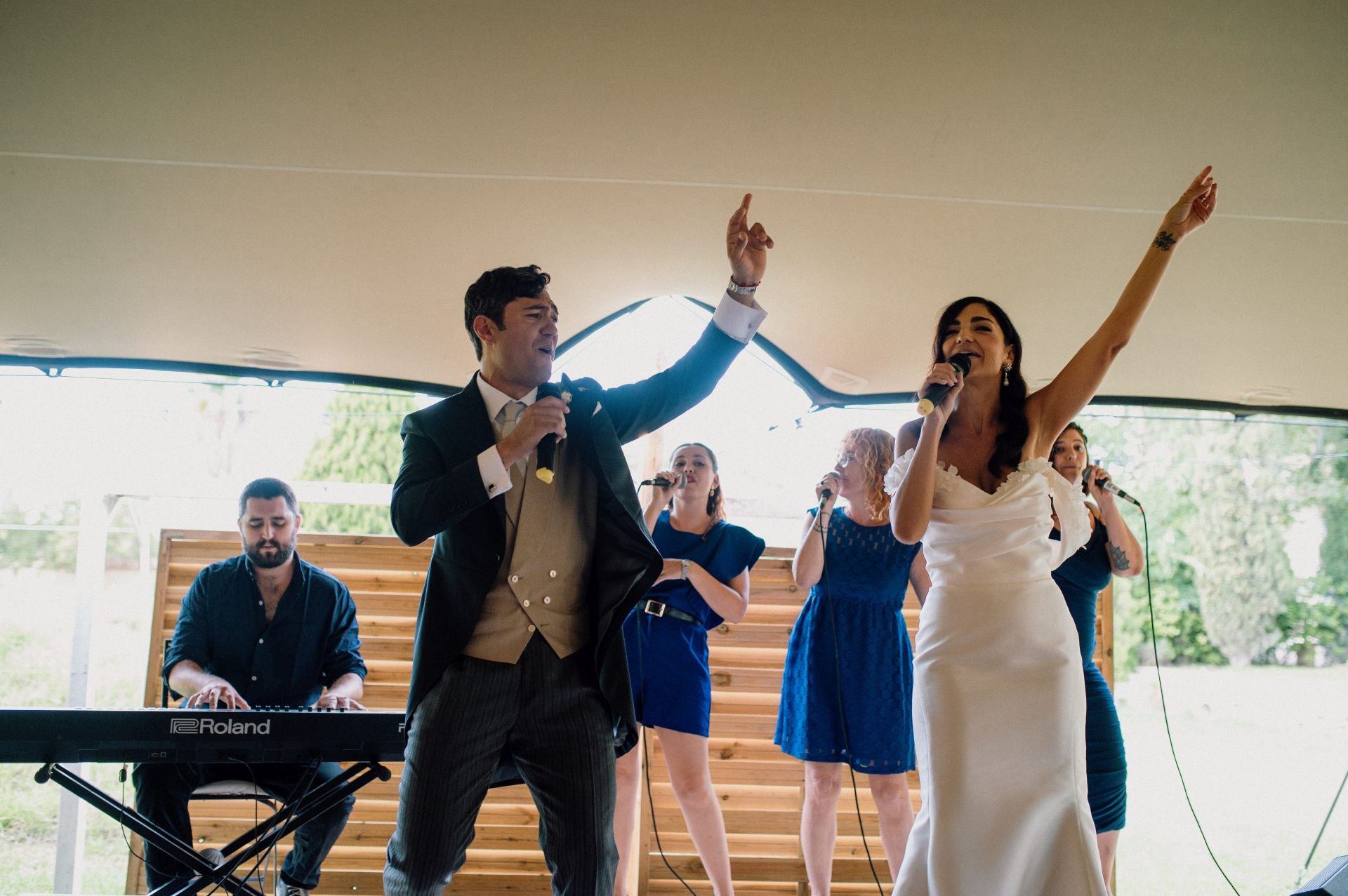 La boda de la empresaria Lola Ribas y el torero Jesús Chover estuvo lleno de momentos emotivos y divertidos.