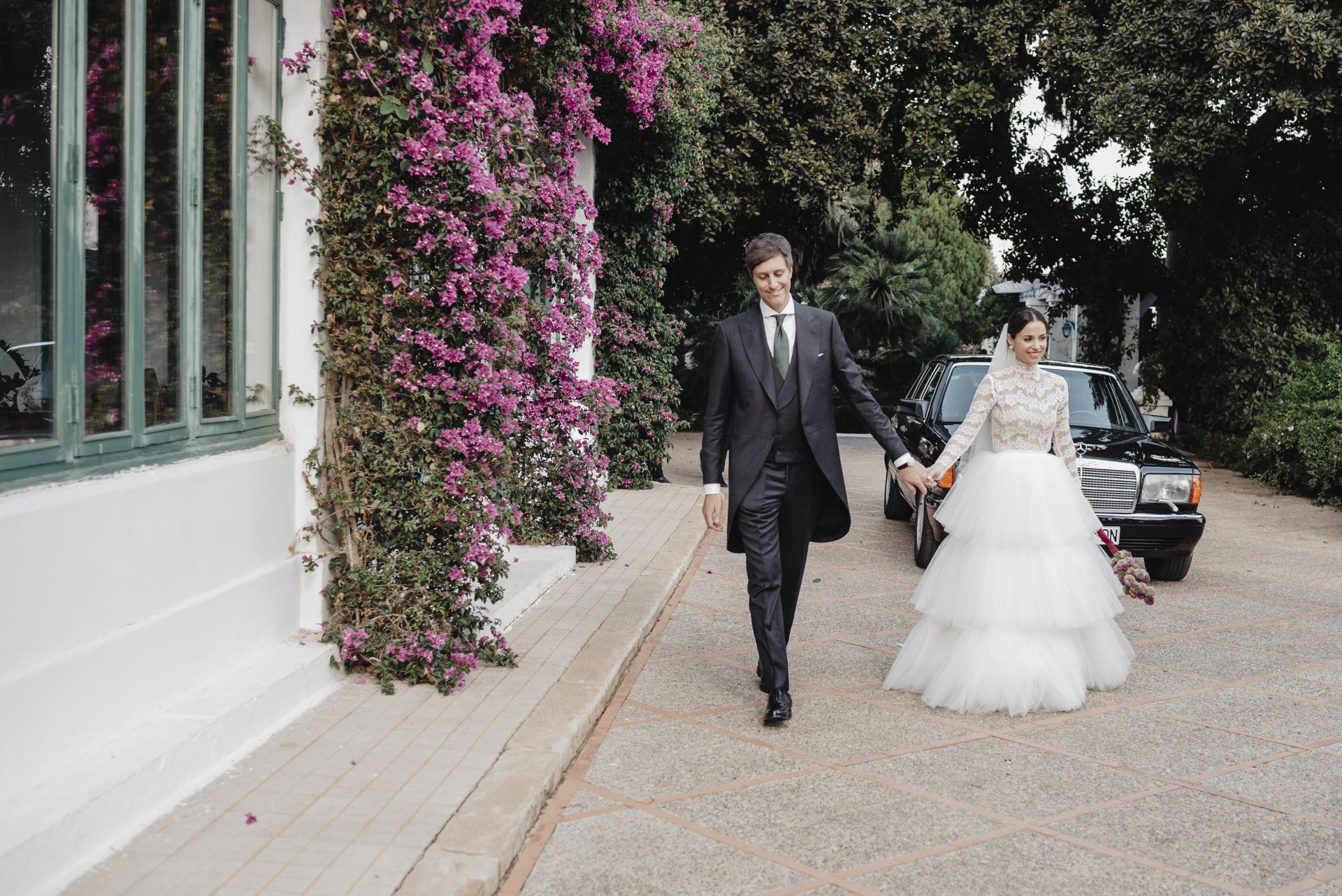 La boda de Tanya Luján y Carlos Arnal, que se casaron en la parroquia de Santa Bárbara, ella con un vestido de Alejandro Resta.