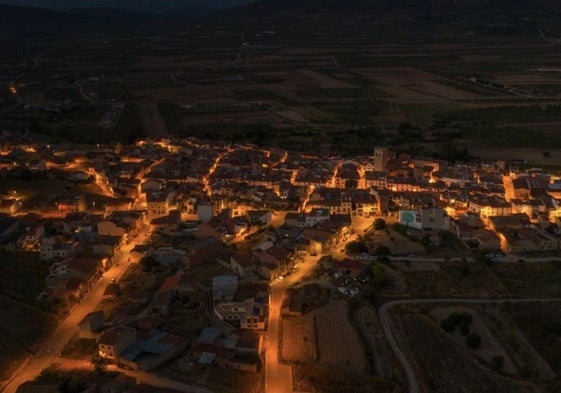 Vista nocturna de Aras de los Olmos.