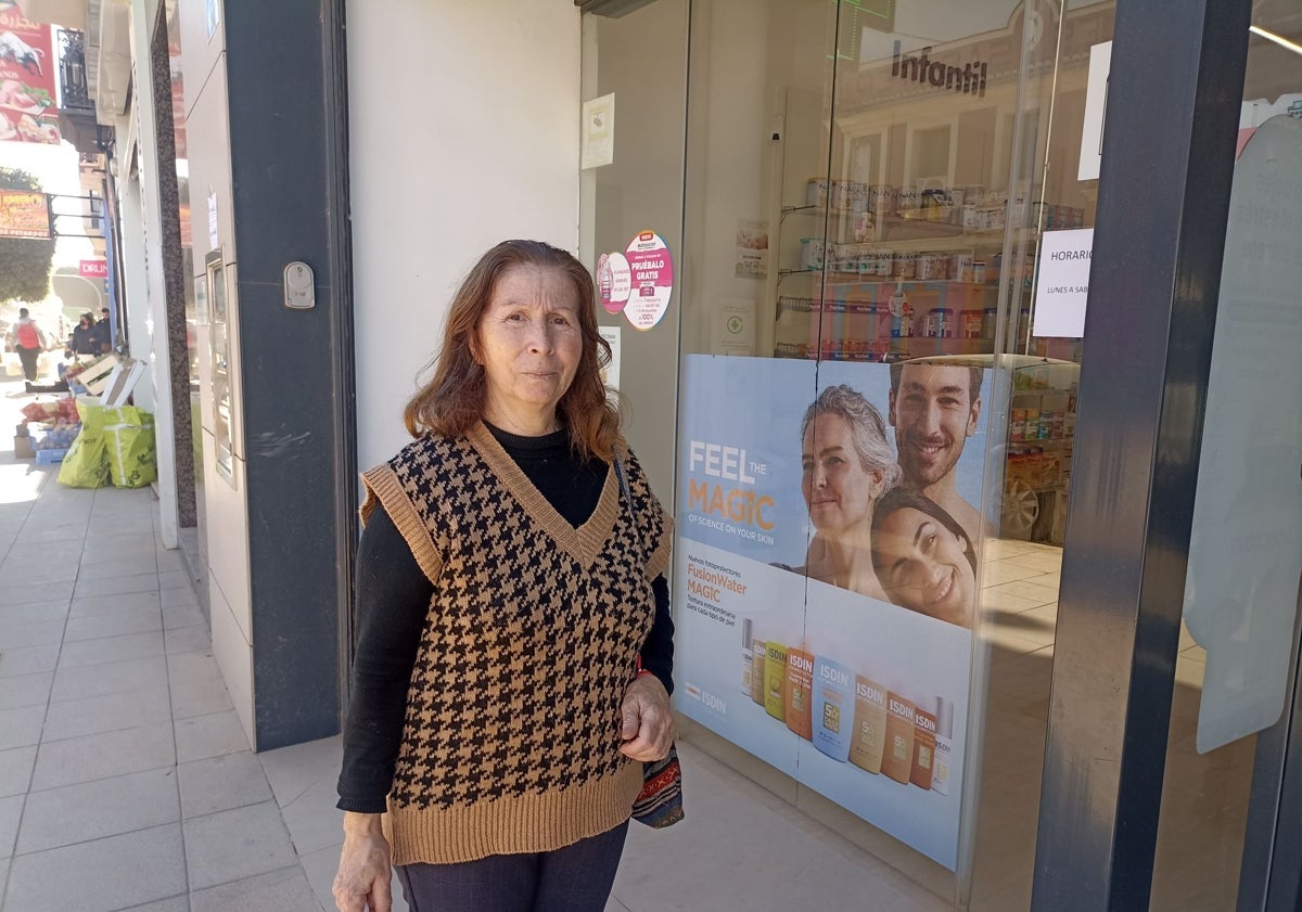 Imagen principal - Toñi León, una vecina en tratamiento psicológico.