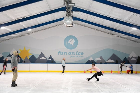 Reapertura de la pista de hielo.