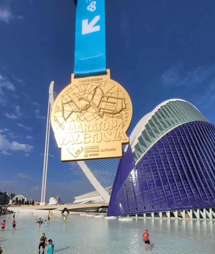 Imagen secundaria 2 - El maratón que corrí por Valencia y por mi amigo