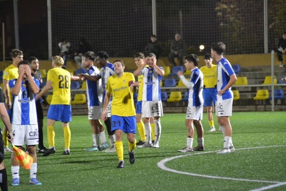 Un momento del partido entre el Dénia y el Hércules B.