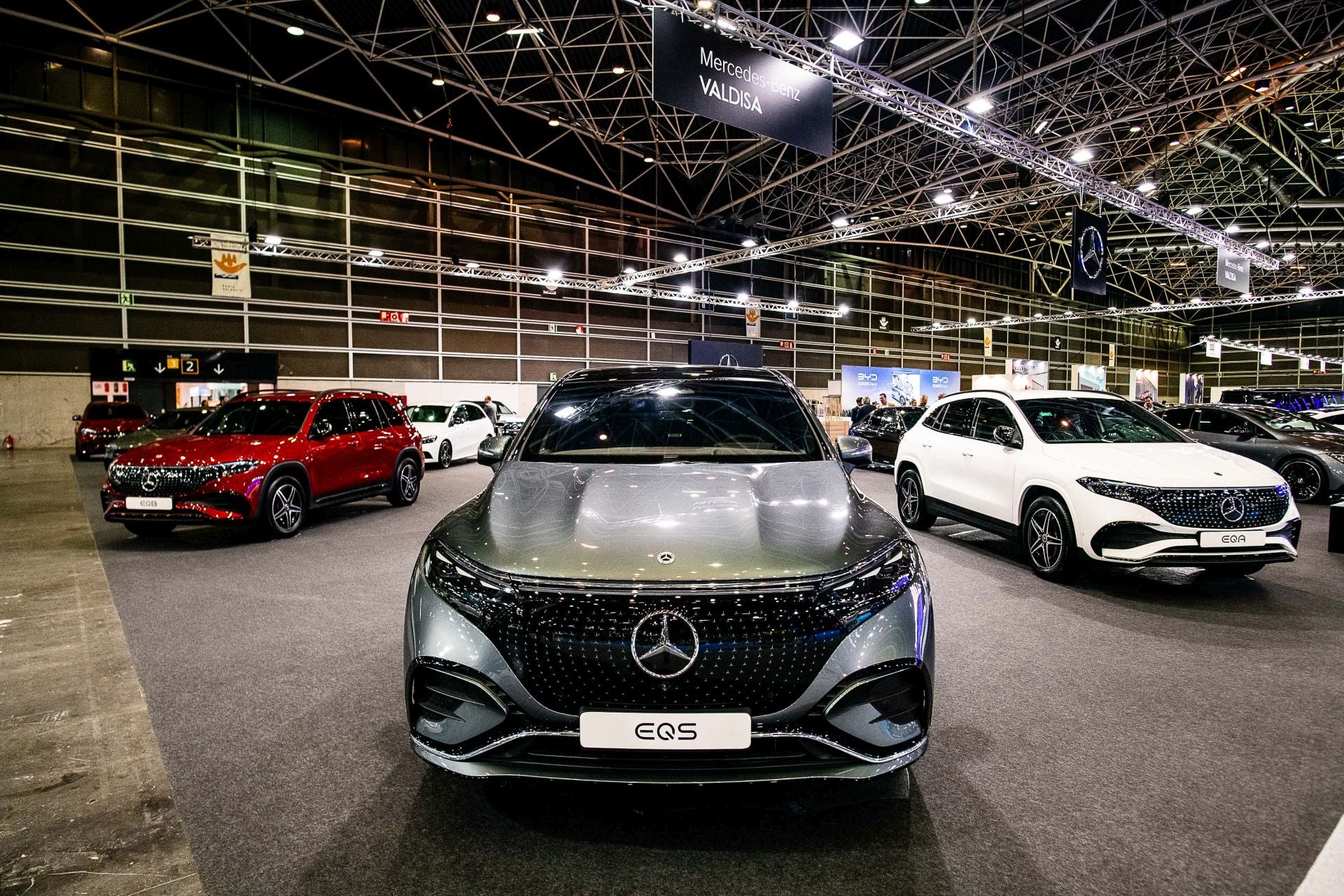 Miles de personas acuden a la feria del automóvil, celebrada en Feria Valencia