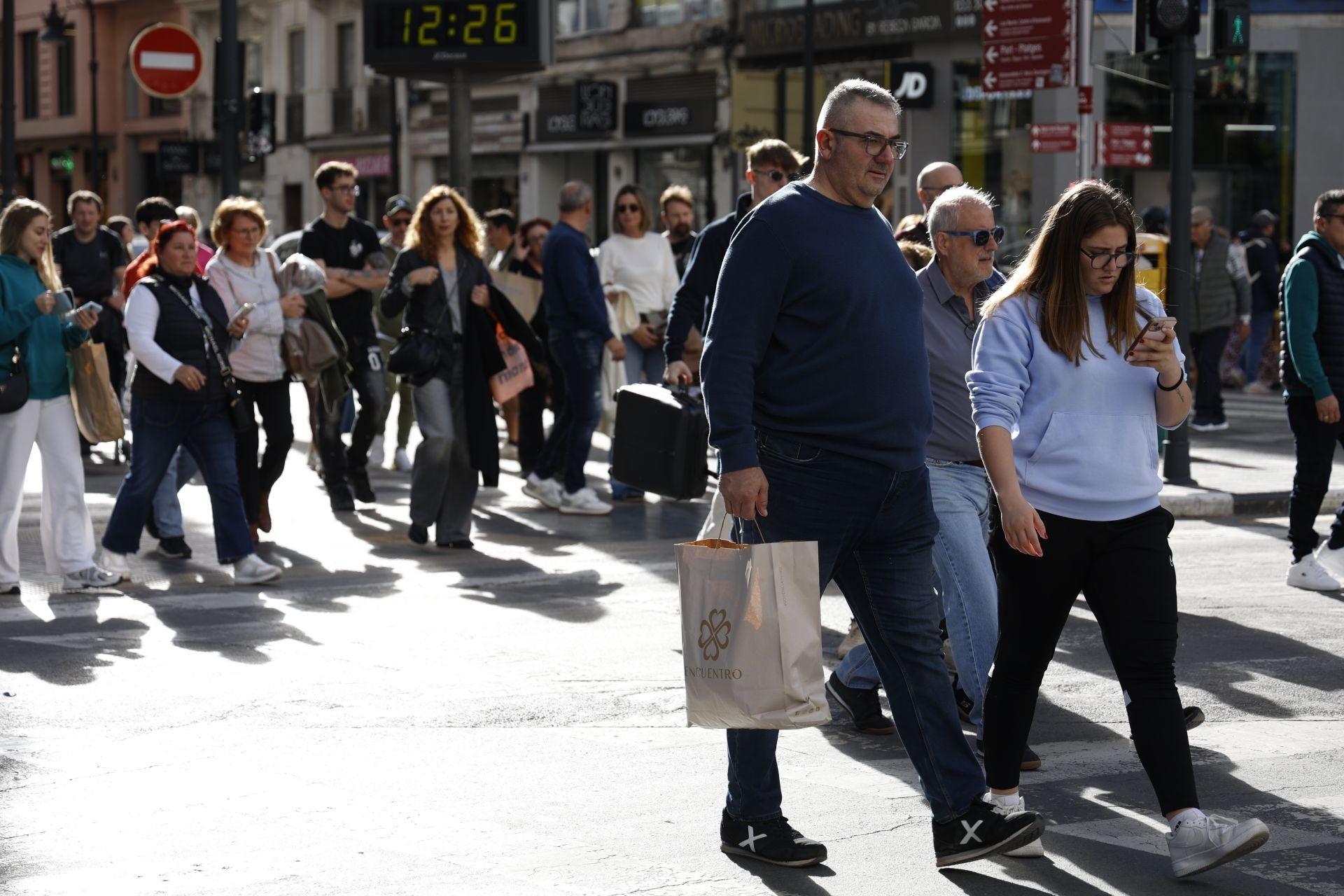 Un viernes festivo de compras por Valencia