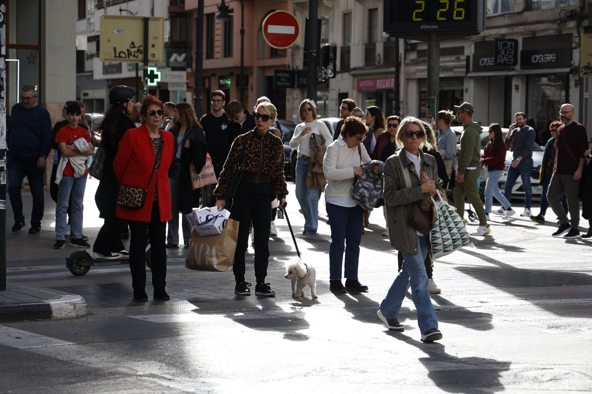 Un viernes festivo de compras por Valencia