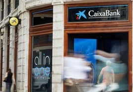 Una oficina de Caixabank en una imagen de archivo.