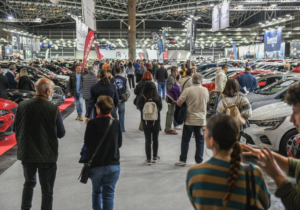 Una cita de récord con más de 43.000 asistentes en la Feria del Automóvil de Valencia.