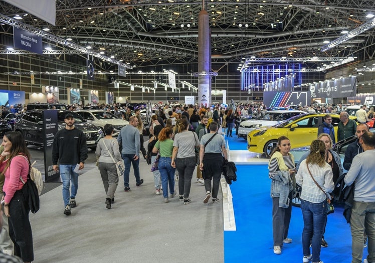 Más de 43.000 visitantes han pisado la Feria del Automóvil.