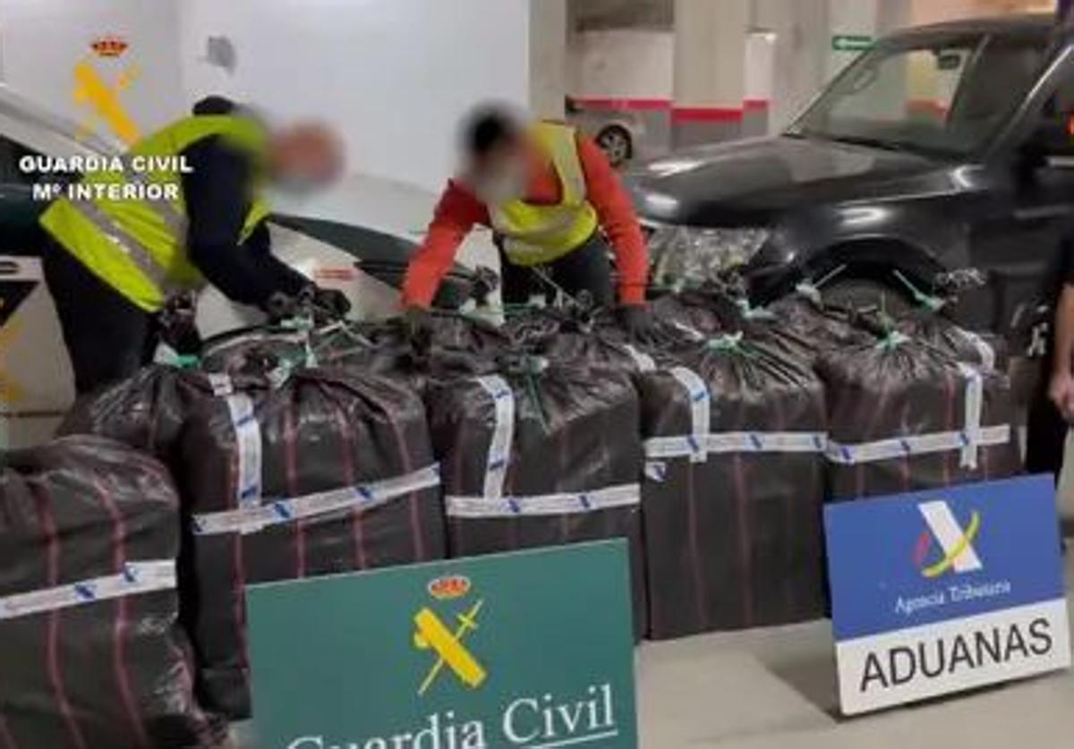 Detenido el exresponsable de la Guardia Civil del puerto de Valencia por narcotráfico.