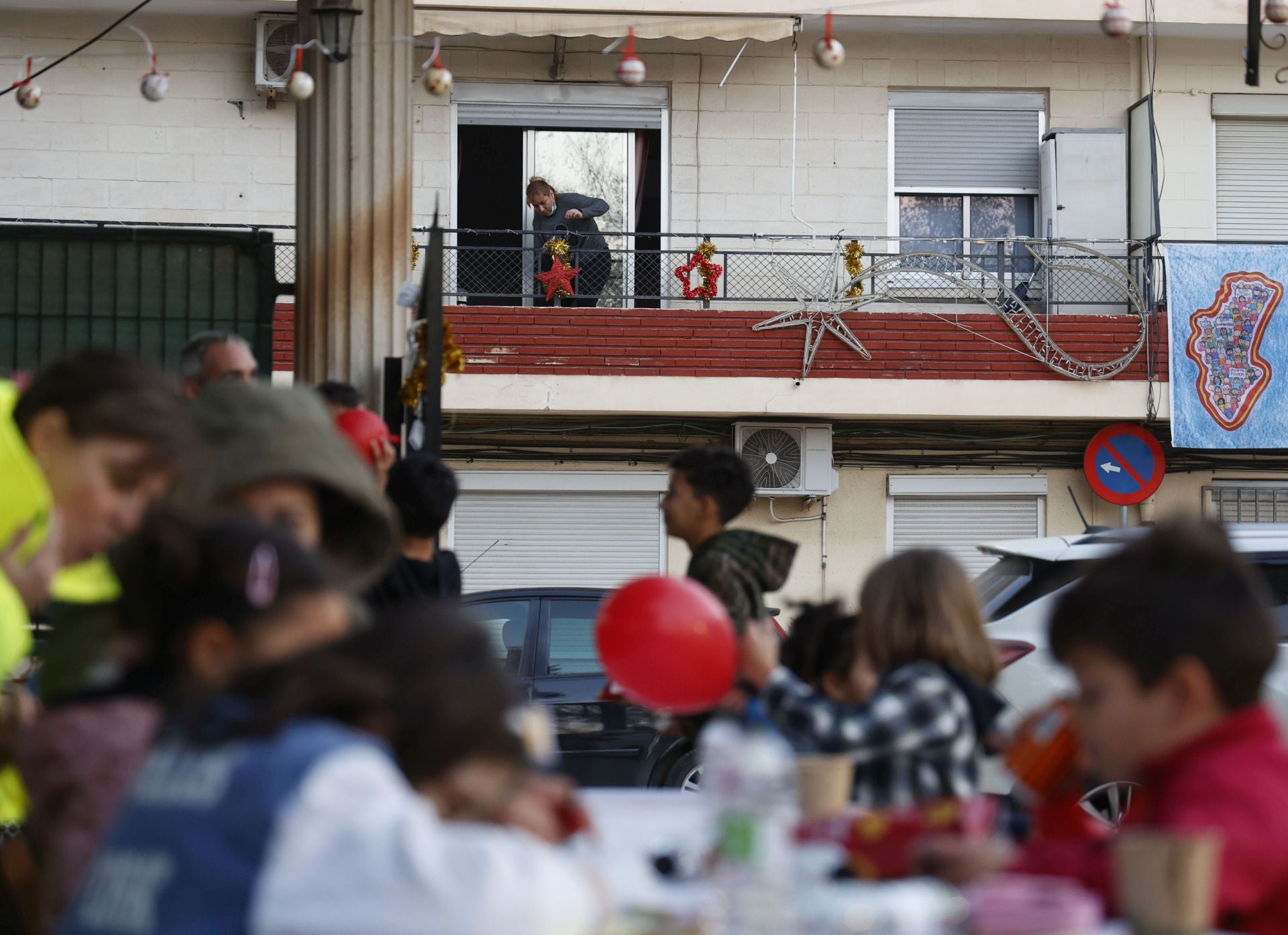 La DANA no puede con la Navidad: encendido de luces en el barrio Orba de Alfafar