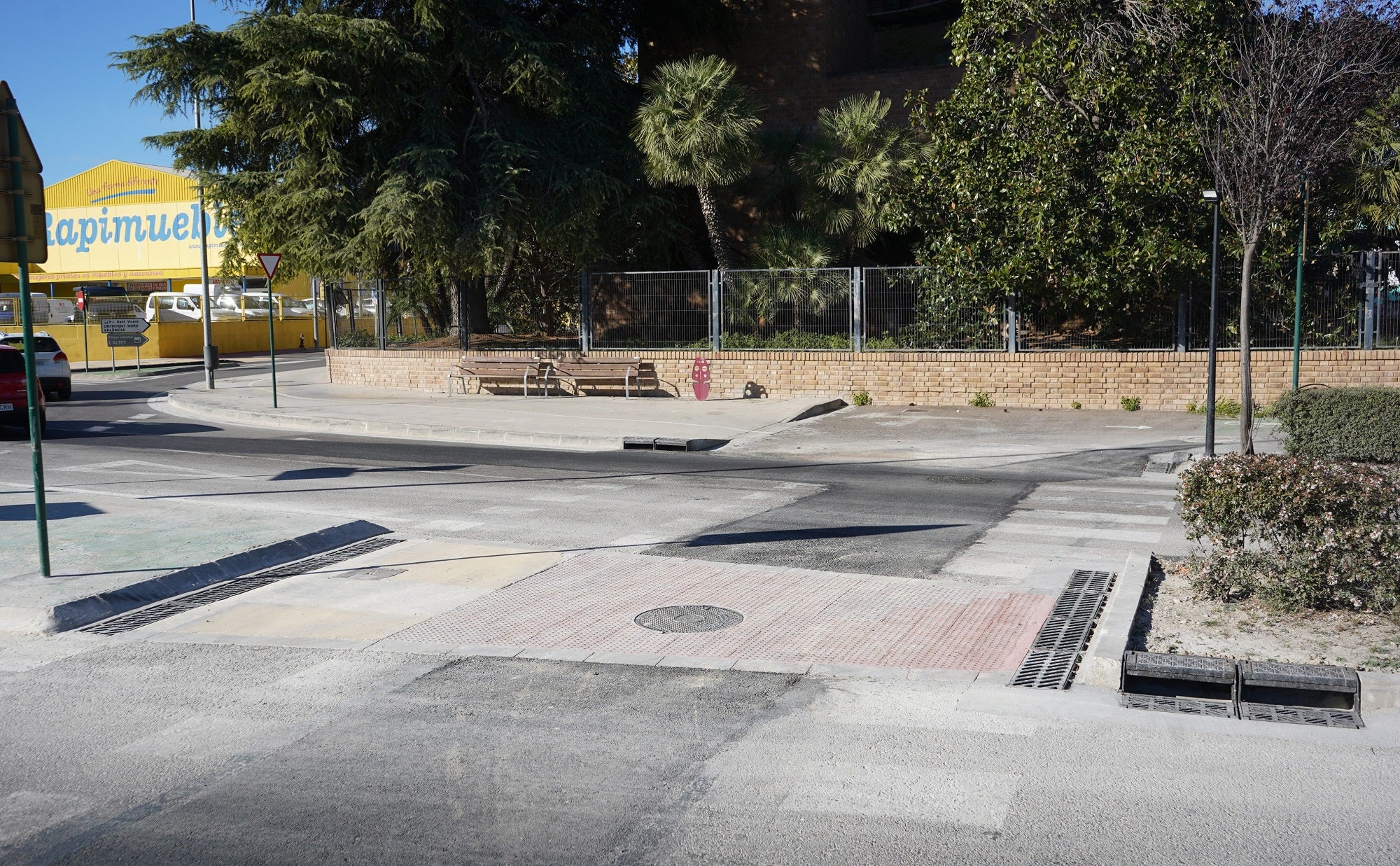 Estado en el que ha quedado esta zona del Polígono El Pla.