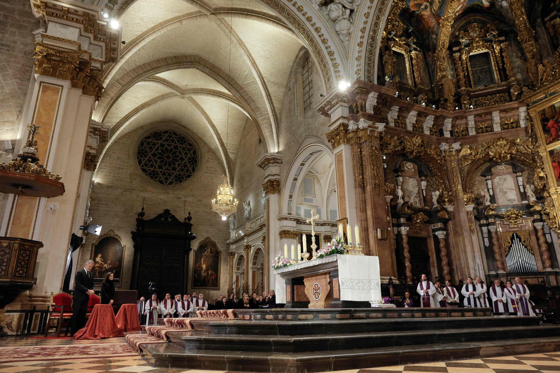 FOTOS | Funeral por las víctimas de la DANA en la Catedral de Valencia