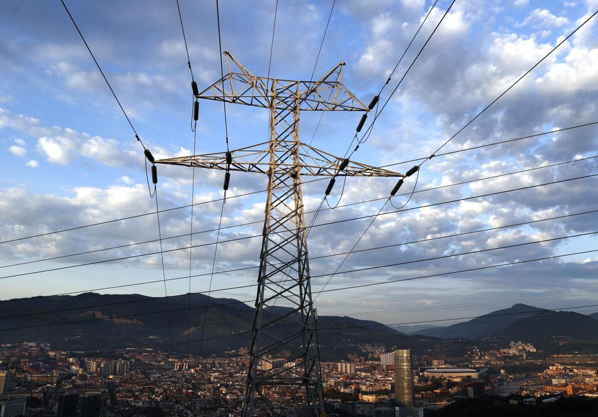 Una torre de transporte de energía perteneciente a red eléctrica.