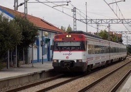 Un tren de Cercanías de Renfe en una imagen de archivo.