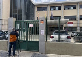 Entrada de un instituto de Xirivella donde el pasado marzo se produjo una agresión hacia un profesor.