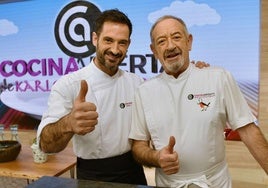Karlos Arguiñano junto a su hijo Joseba.
