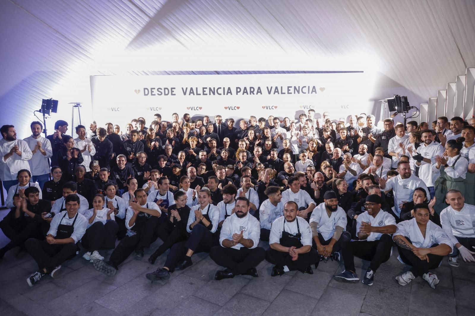 FOTOS | Cena solidaria &#039;Desde Valencia para Valencia&#039;