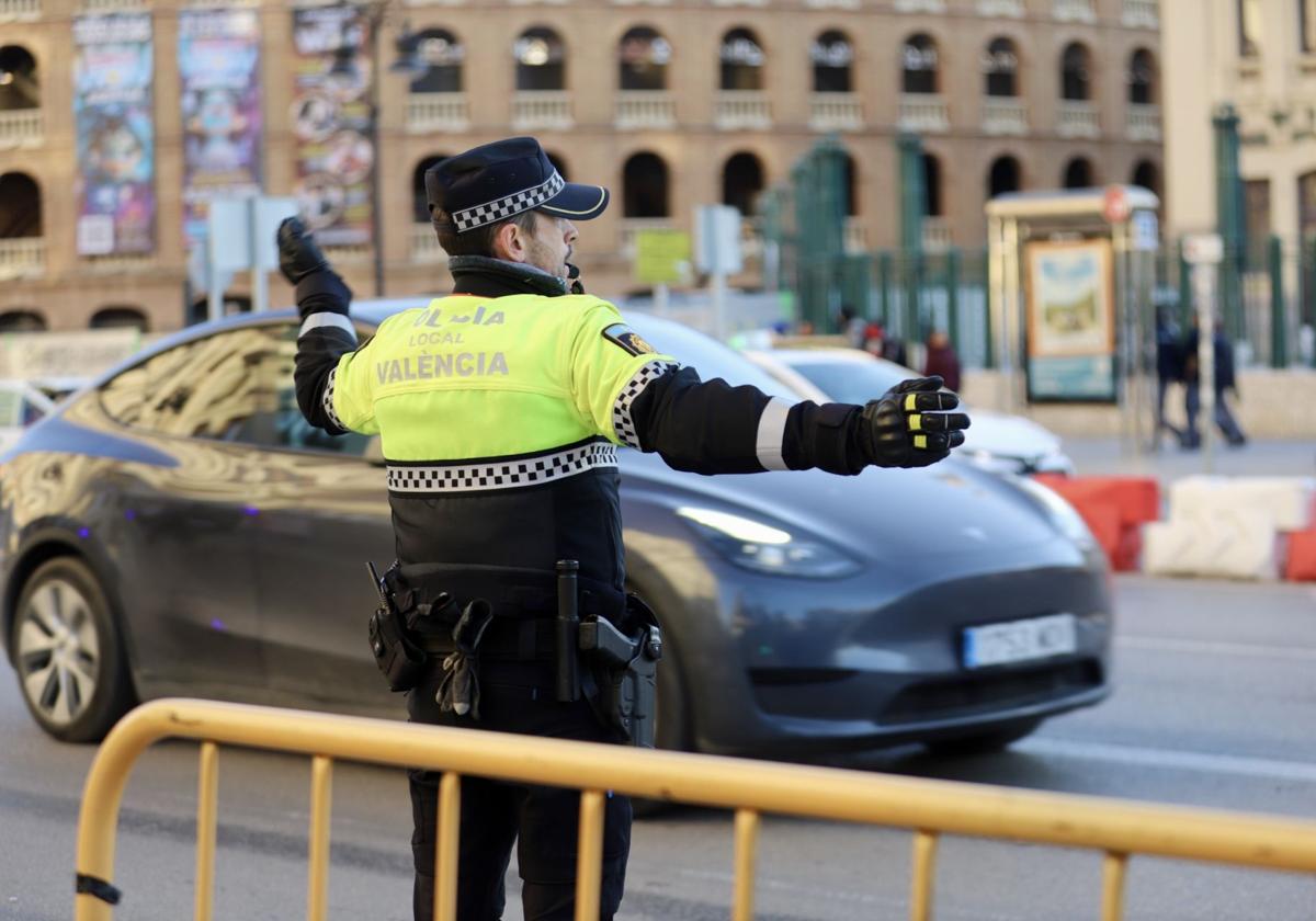 Colapso y cortes de tráfico en las calles del centro de Valencia este viernes