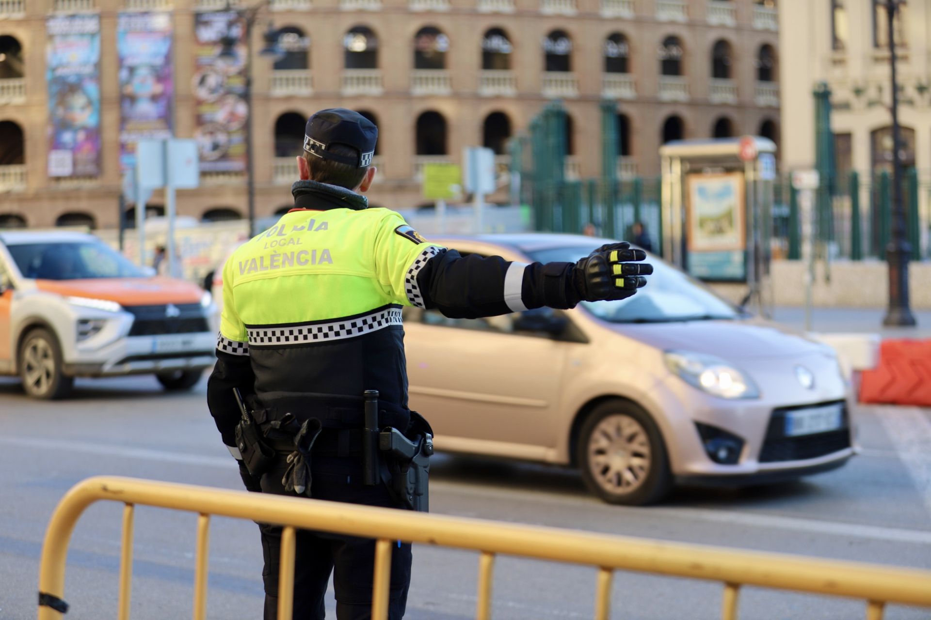 Colapso y cortes de tráfico en las calles del centro de Valencia este viernes