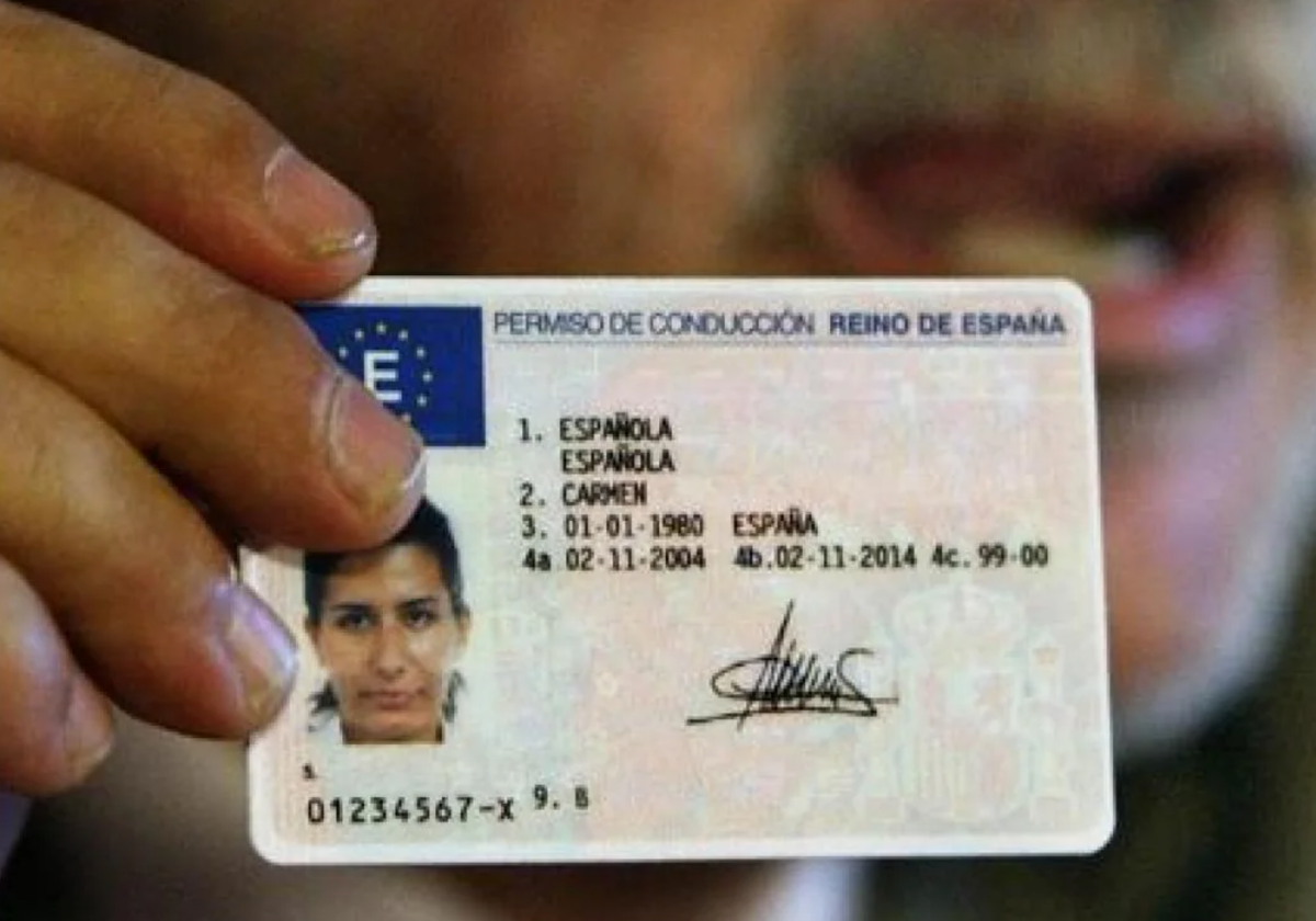 La DGT avisa a los conductores que deben devolver su carnet de conducir