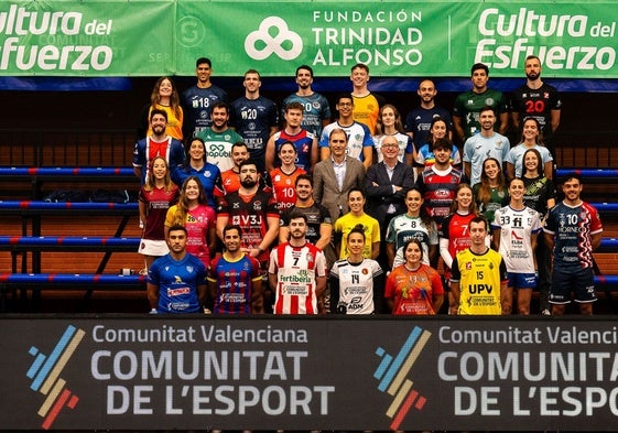 Representantes de clubes respaldados por la Fundación Trinidad Alfonso.