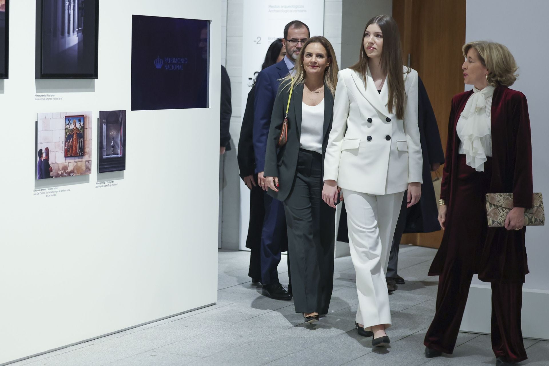 La infanta Sofía debuta en solitario con un look impecable