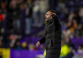 Rubén Baraja, ante el Valladolid.