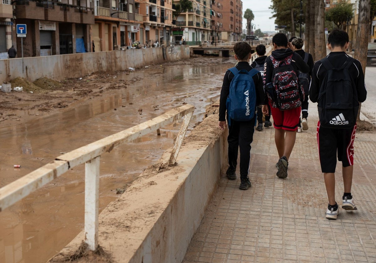 Alumnos que sí han podido regresar a sus colegios.