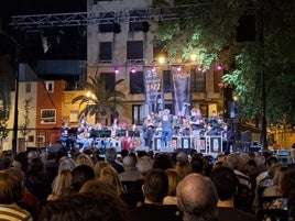 Concierto del festival Jazz al carrer de Alzira.