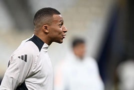 Kylian Mbappé, en el entreno en Qatar.