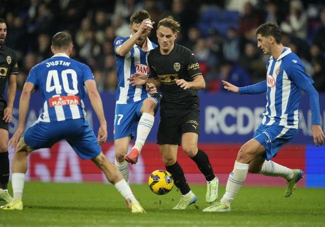 Dani Gómez, titular en casa del Espanyol.