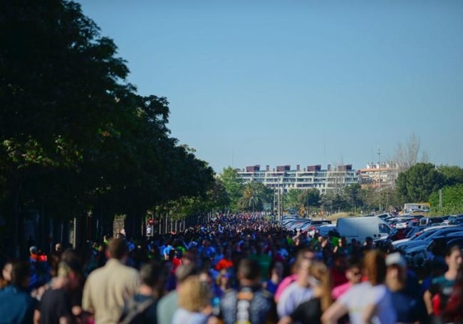 Imágenes de corredores durante una edición de la carrera.