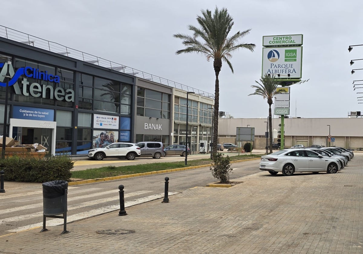 El centro comercial Parque Albufera de Alfafar abre sus primeras tiendas tras la dana