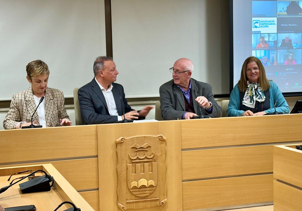 Reunión de los órganos de gobierno, comité ejecutivo y junta directiva de la CEV en Paiporta.