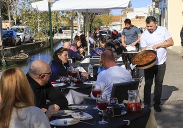 Las mesas de los restaurantes de El Palmar vuelven a llenarse por Navidad