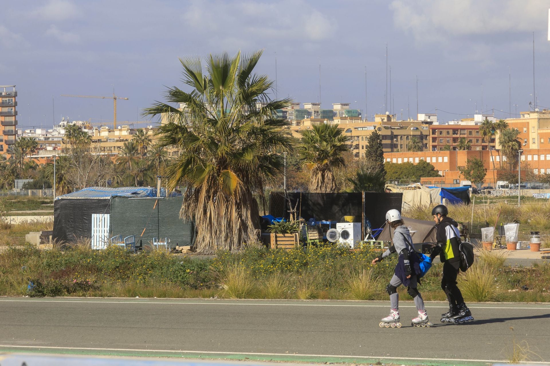 El riesgo de vivir al lado del mayor núcleo urbano de chabolas de Valencia