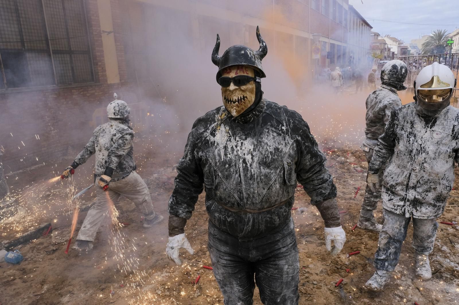 FOTOS | La batalla de els enfarinats vuelve a IBI