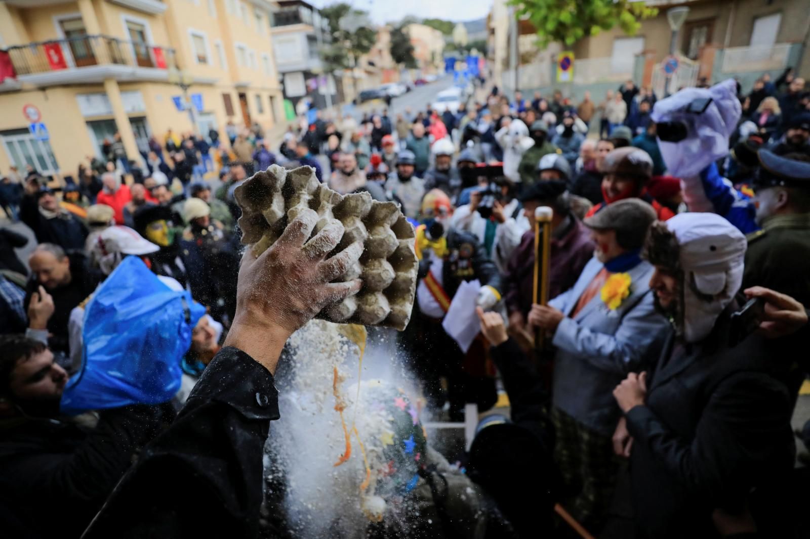 FOTOS | La batalla de els enfarinats vuelve a IBI