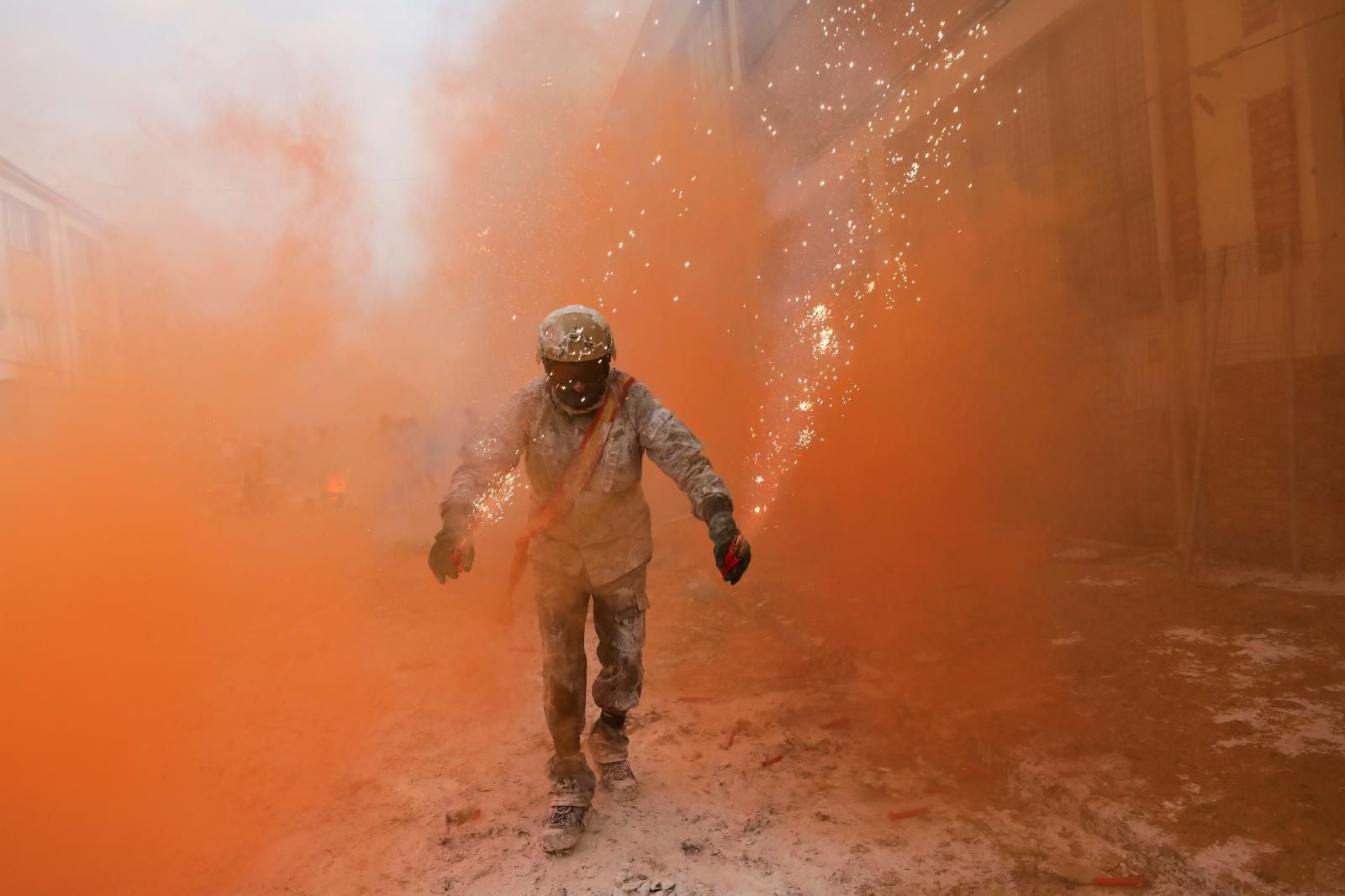 FOTOS | La batalla de els enfarinats vuelve a IBI