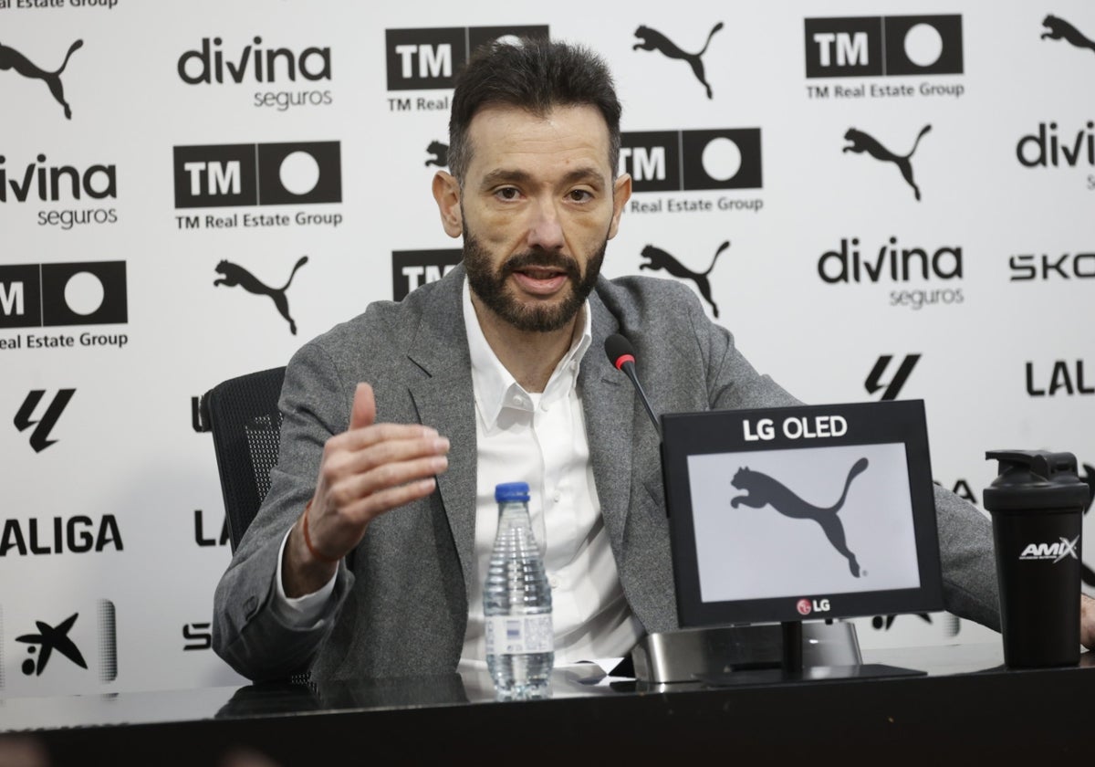 Carlos Corberán, en su presentación en Mestalla.